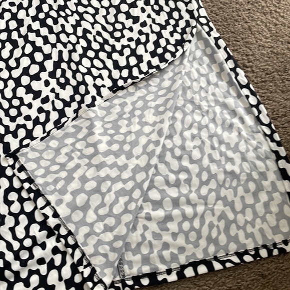 Black and white Maxi - Picture 10 of 10